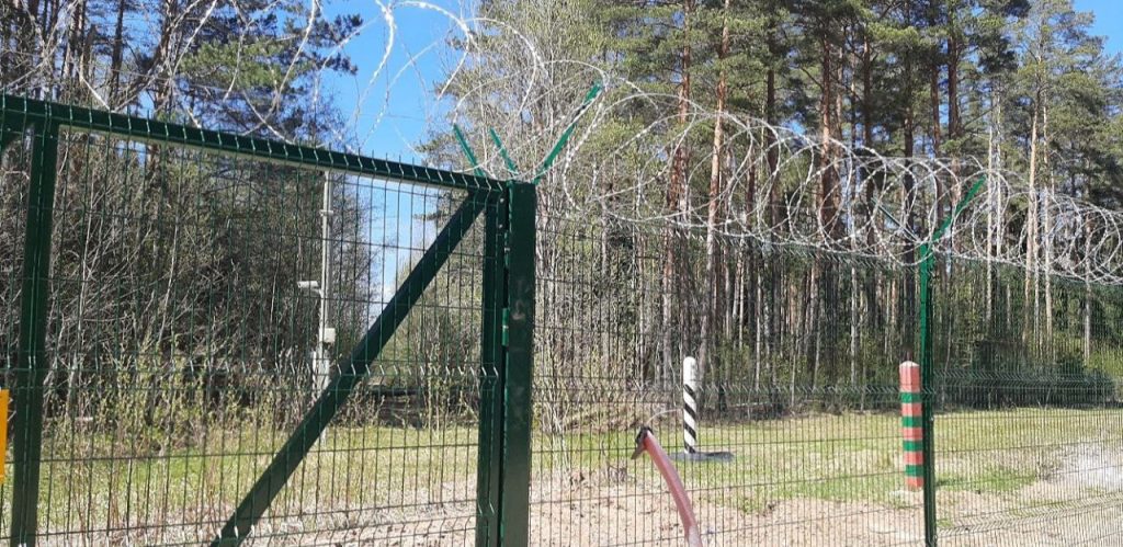 Border_wall_russia-estomia border