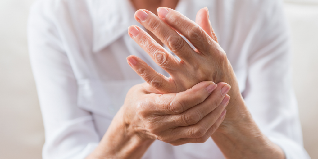 hands hænder elderly ældre kvinde