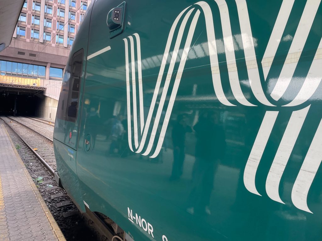 Jernbane, togskinner, togstasjon, Oslo S, VY, train, railway