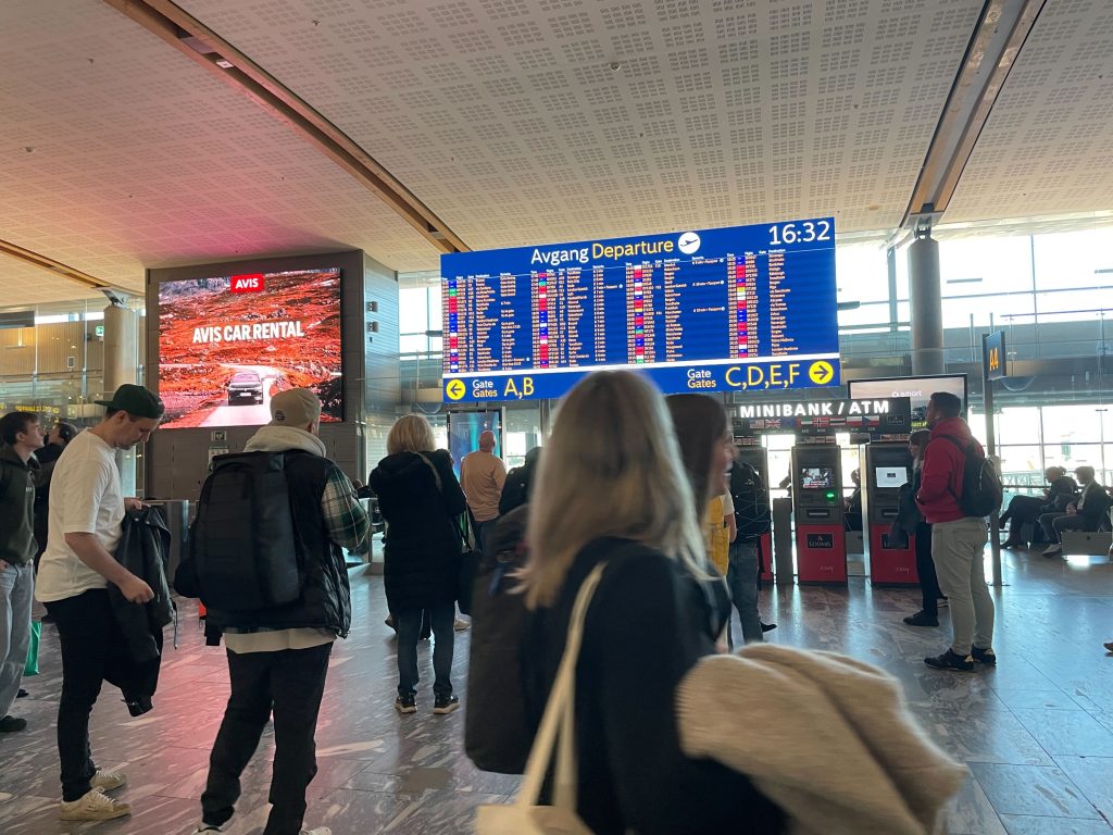 Oslo Lufthavn Gardermoen, Avinor, reise, rejse, flyplass, lufthavn, airport, travel, departures, avgang