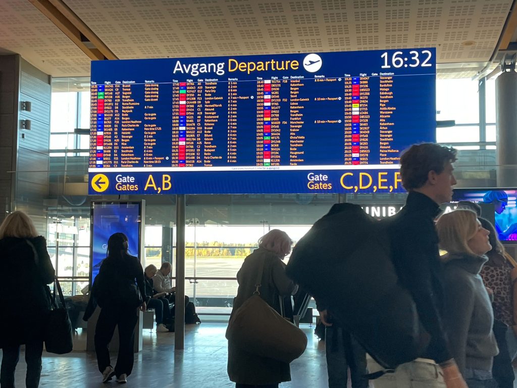 Oslo Lufthavn Gardermoen, Avinor, reise, rejse, flyplass, lufthavn, airport, travel, departures, avgang