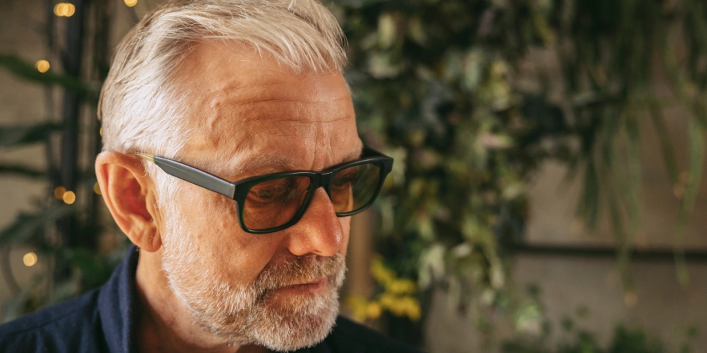 Casper Christensen reagerer på ‘Klovn’-kollegas død: “Nej, what?!”