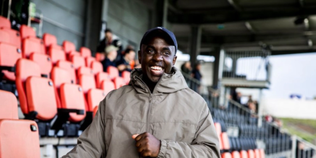 Melvin Kakooza vender tilbage i hjertevarmende dokumentar: “Jeg håber, jeg kan bidrage”
