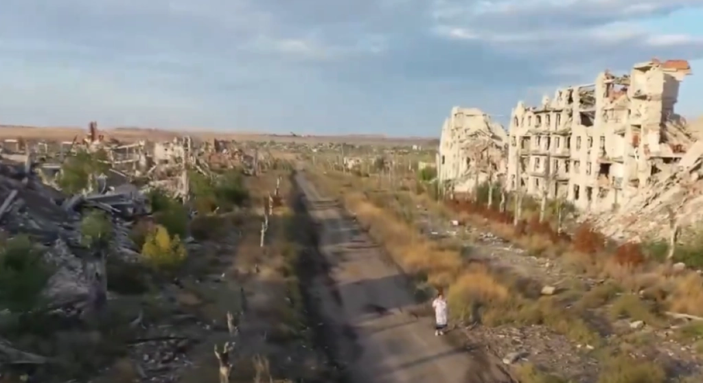 Marinka ukraine town ruins war explosion