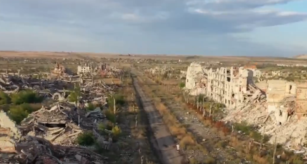 Marinka ukraine town ruins war explosion