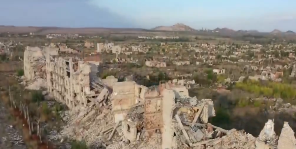 Marinka ukraine town ruins war explosion