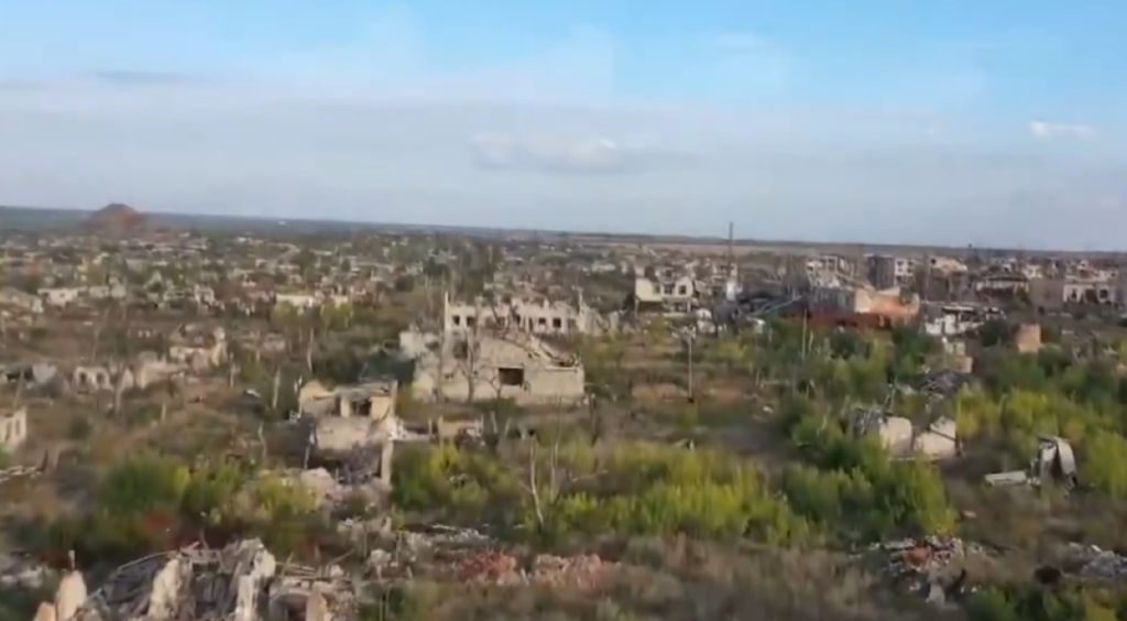 Marinka ukraine town ruins war explosion