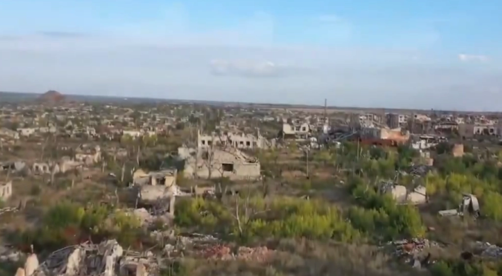 Marinka ukraine town ruins war explosion