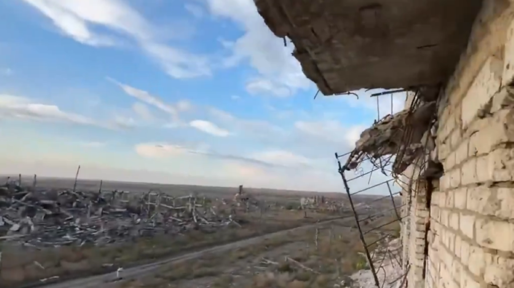 Marinka ukraine town ruins war explosion