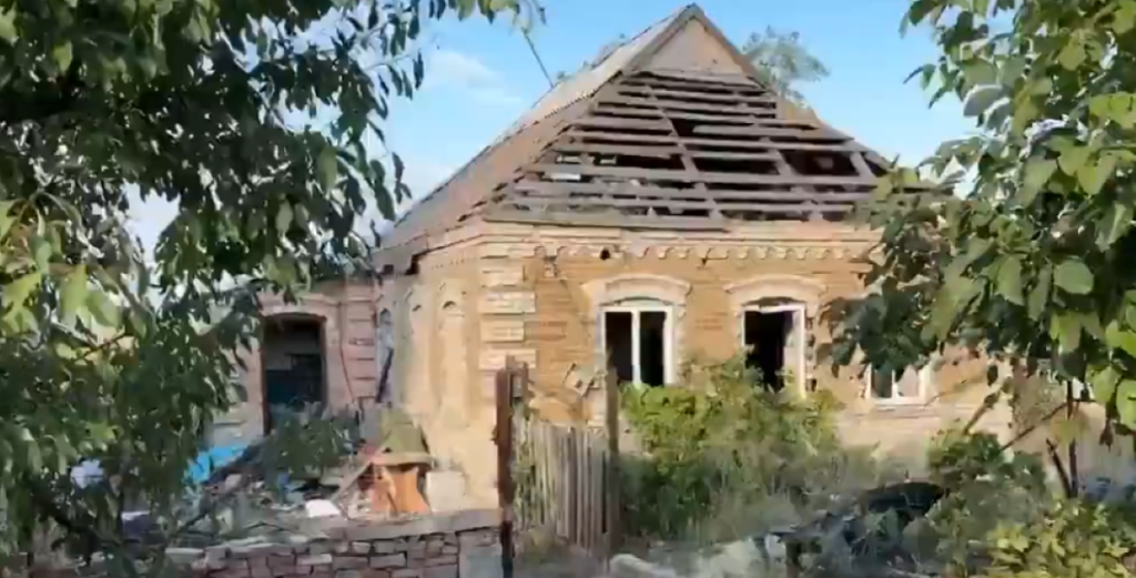Marinka ukraine town ruins war explosion