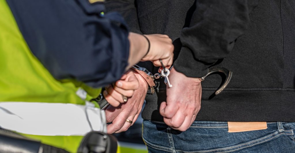 Polis, arresterad, arrested