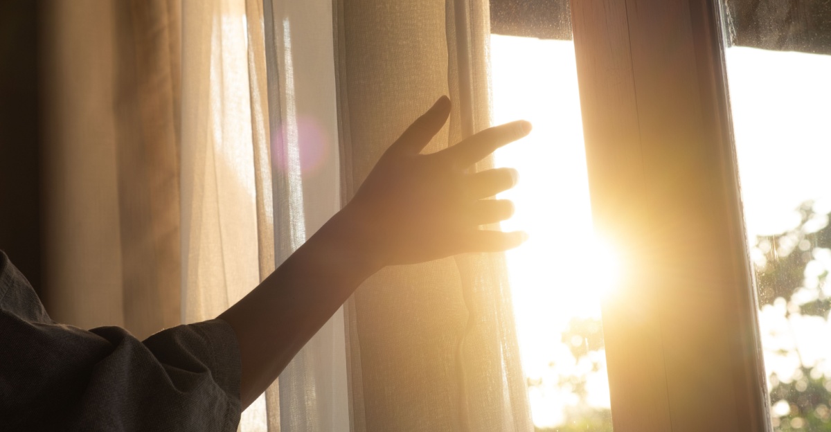 Open curtains, sunlight, solljus