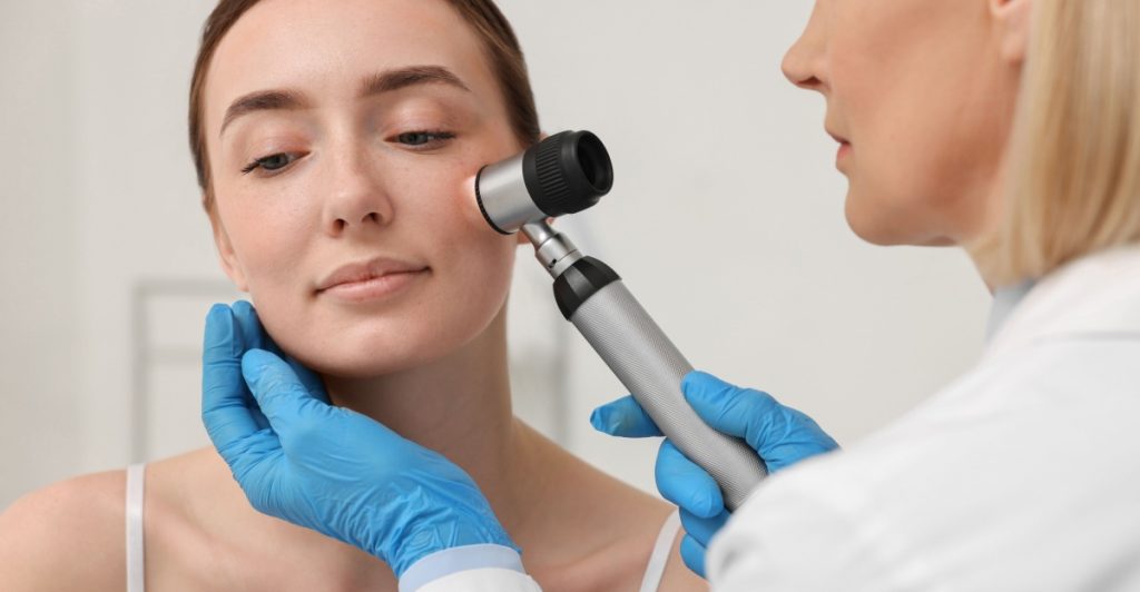 Dermatolog, Dermatologis, hudläkare, hundlæge