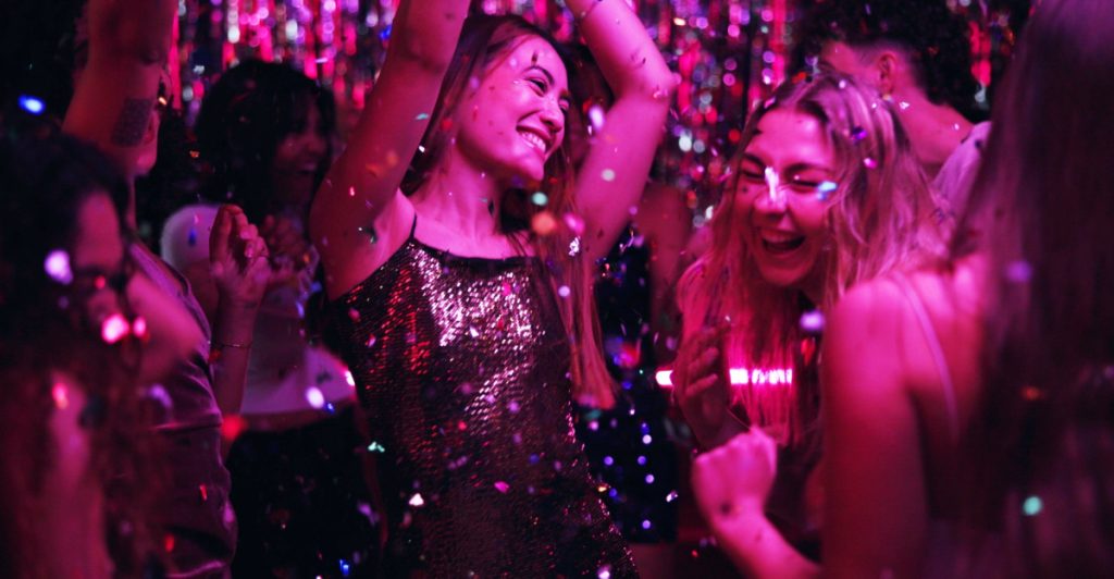 Larmet från dj-båset: Generation Z har glömt hur man festar