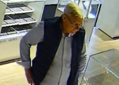 Mand efterlyst for å ha stjålet diamantring i Odense