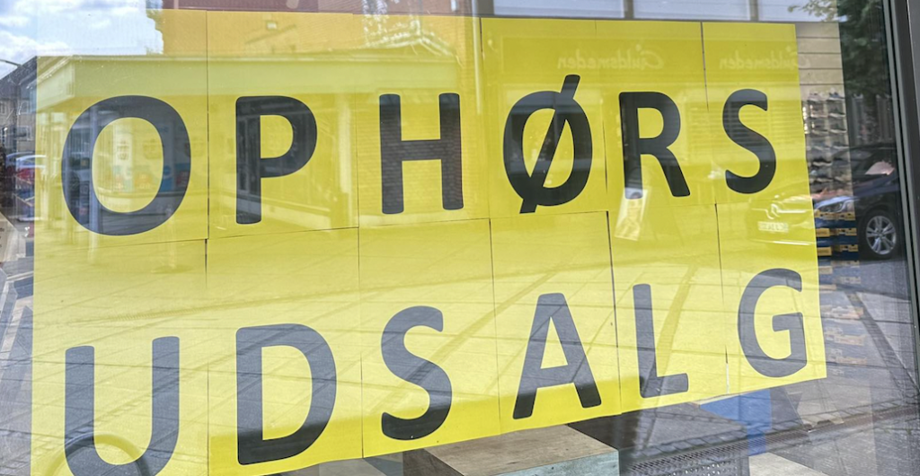Skobutik drejer nøglen om og skal af med alt: “Det er først til mølle”