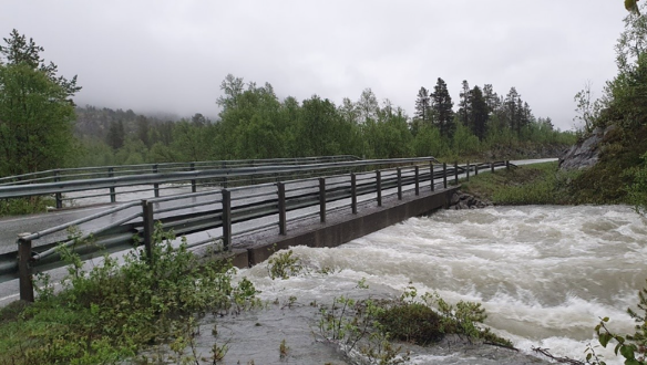 Flom, E6 bru, Kvænangen, storelva, Norge, flood, road