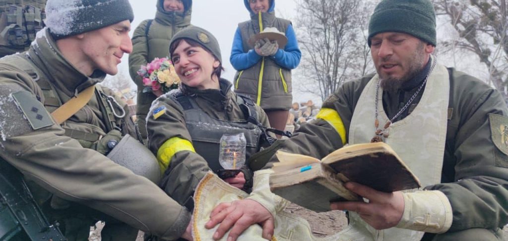 Ukrainian_soldiers_praying ukraine