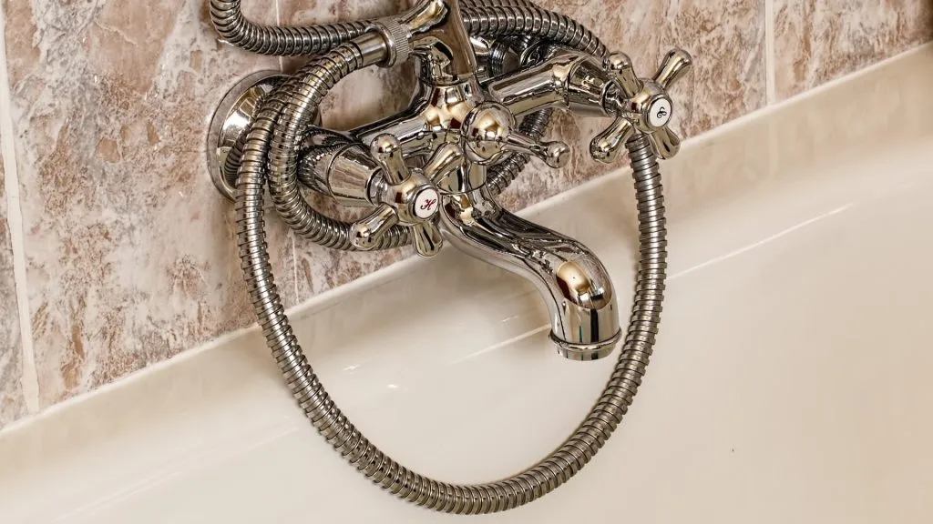bathroom bathtub