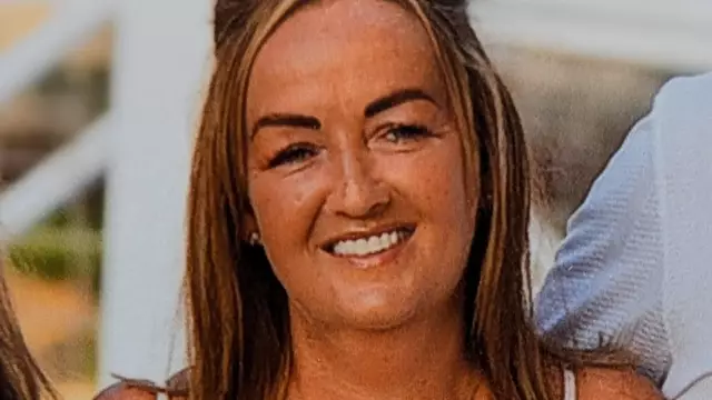 46-årige Ann-Marie dør på tragisk vis efter at have taget sin telefon med i bad