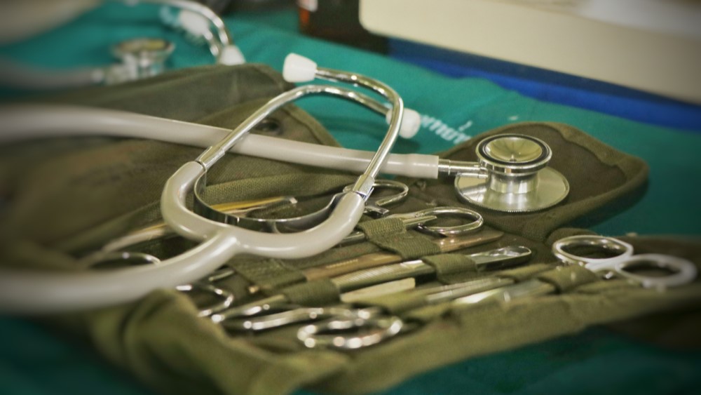 surgeon doctor hospital