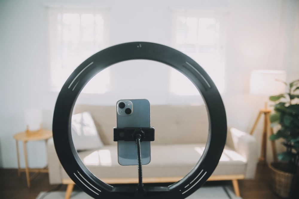 Tiktok,tutorial,smartphone,video,recording,LED light,phone light, creator, social media