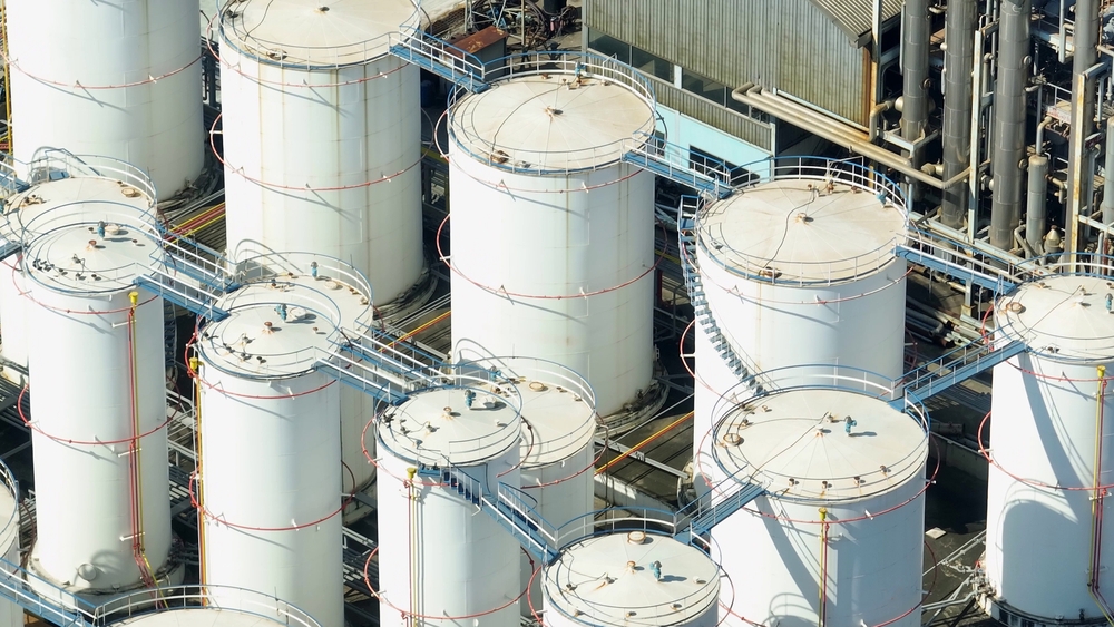Ukraine targets oil refinery 2,000 km inside Russia