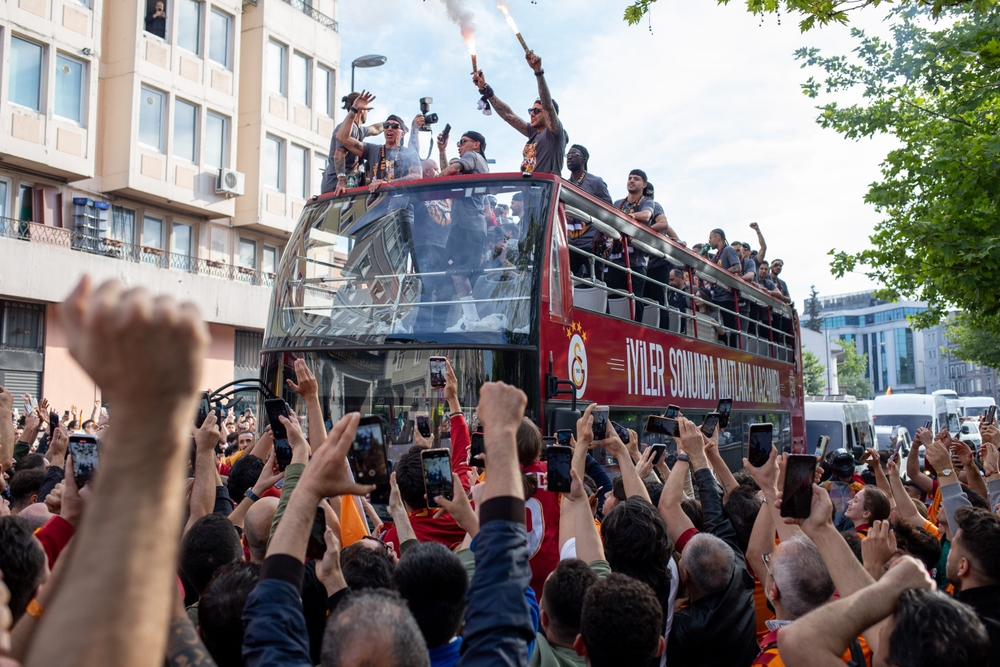 Istanbul,,Turkey,,May,27,,2024:,Fans,Gathered,In,Taksim,To