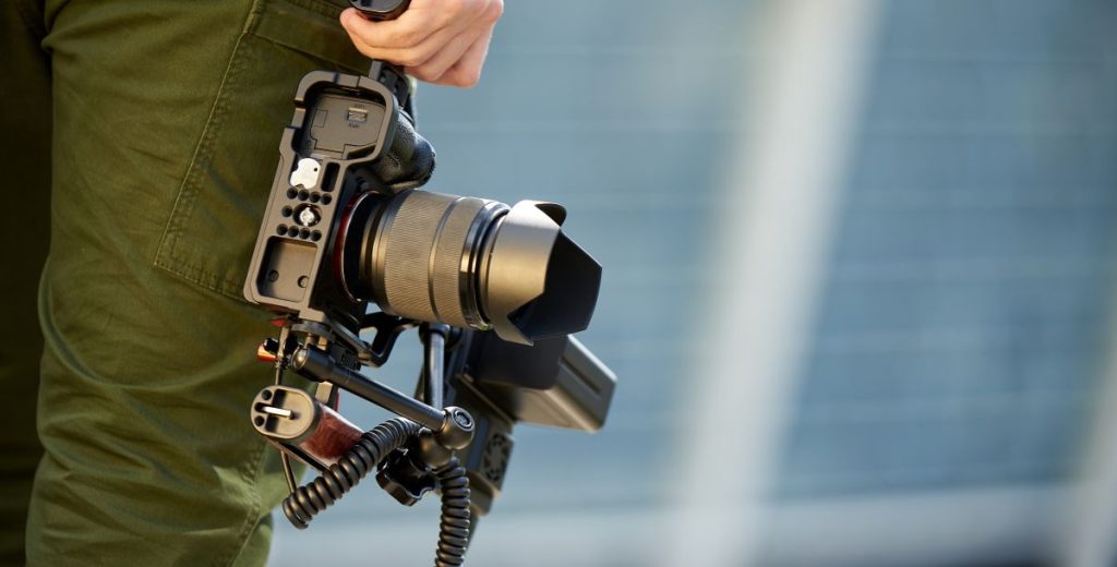 man camera film filming kamera presse