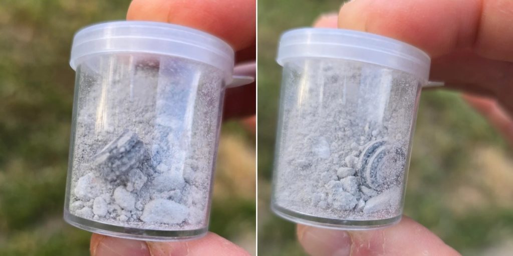 Hun fik sin afdøde mands aske i gennemsigtig beholder: Blandt asken fandt hun pludselig noget chokerende