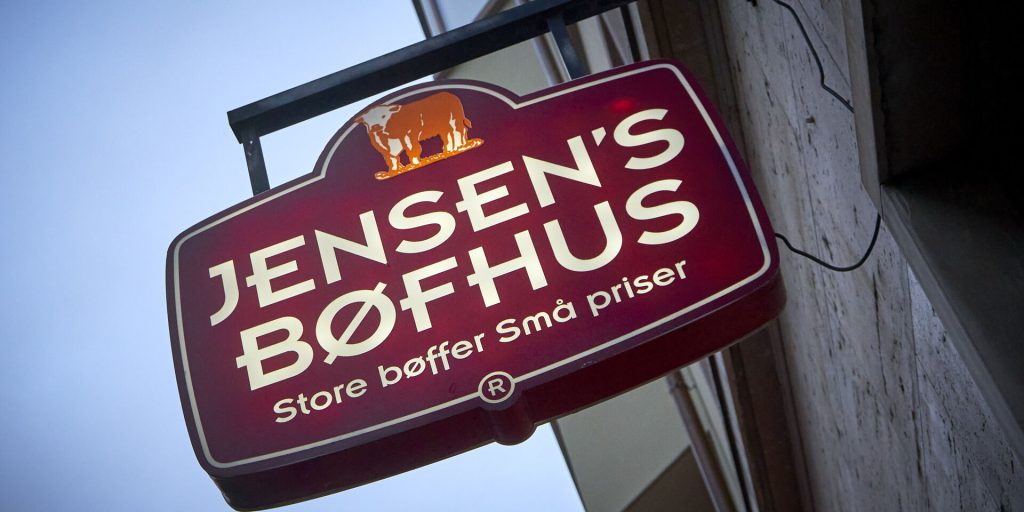 Alle troede at Jensens Bøfhus lukkede: Nu fortæller direktøren en anden historie