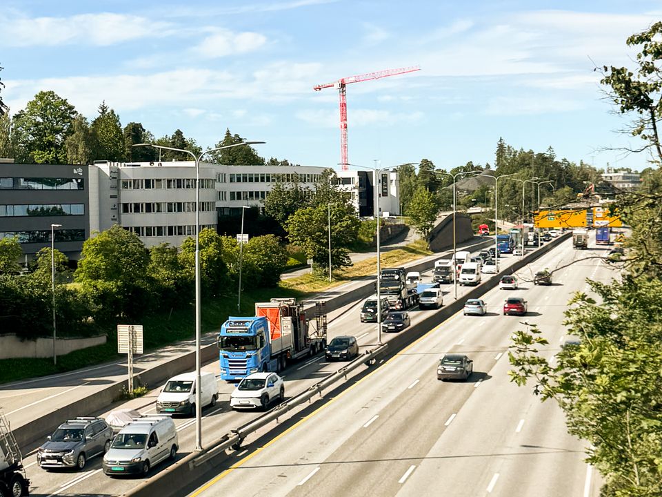Kø, Fornebukrusset, E18 mot Oslo, Norske veier, trafikk, road, traffic, cars