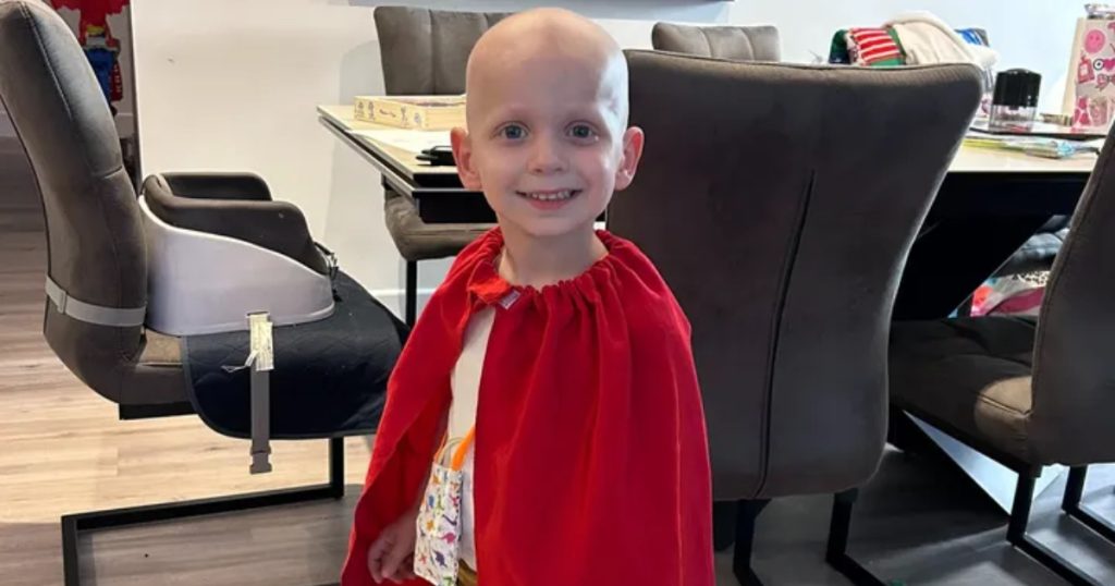 4-årig dreng får konstateret kræft i hjernen: Få måneder senere får hans mor endnu en forfærdelig nyhed