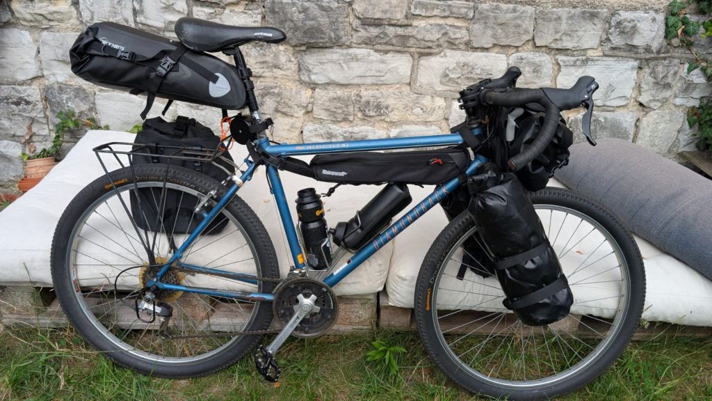 Cykelentusiast forvandler gammel cykel til eventyrmaskine med udstyr fra Temu