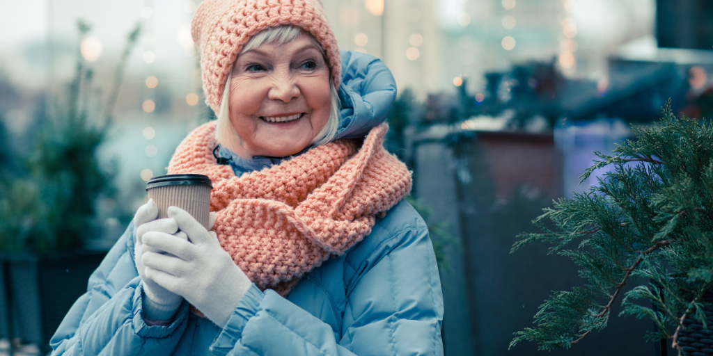 vanter hue dame elderly ældre kvinde kaffe cold wheather