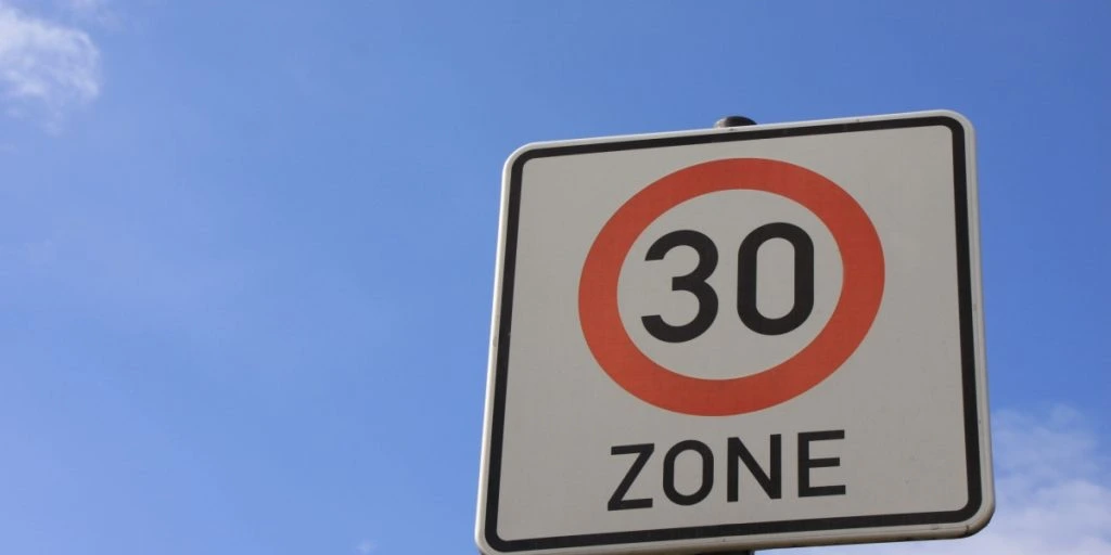 Byområder skal vænne sig til markant ændring: Her vil de forbyde al kørsel over 30 km/t