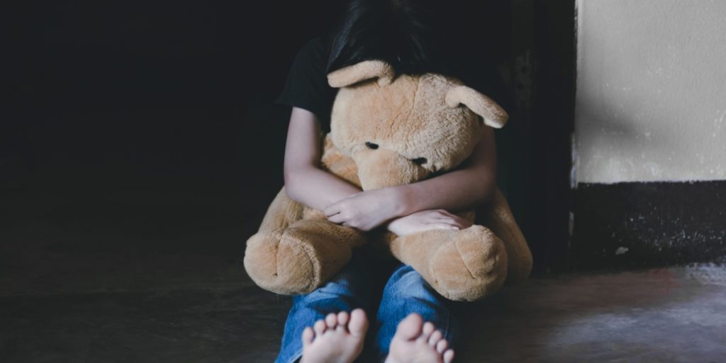 Nært familiemedlem anklaget i forfærdelig sag: Voldtog lille pige