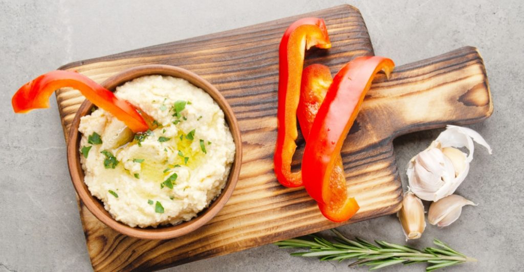 Bell pepper, hummus
