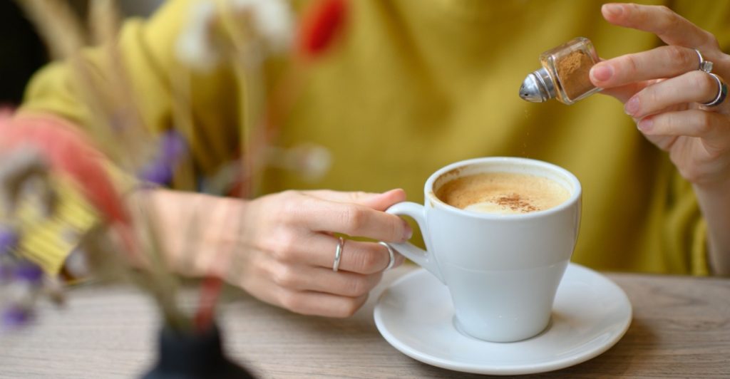 Coffee with cinnamon, kaffe med kanel