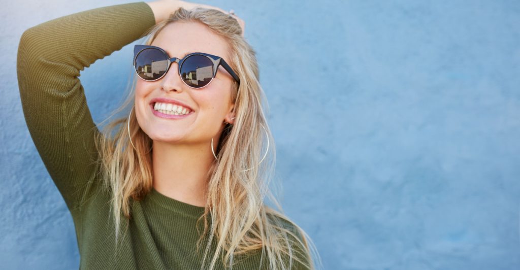 Är det pinsamt att ha en pojkvän? Trenden som utmanar romantiken