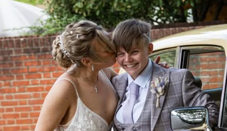 Kan du se hvorfor? Her er bryllupsbilledet, der satte internettet i brand