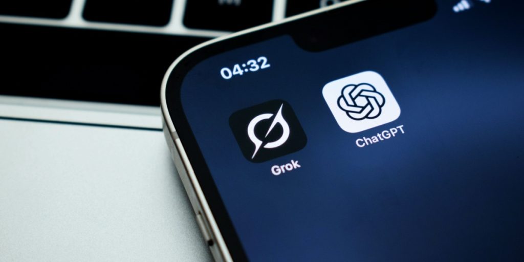 ChatGPT 5.1 vs Grok 4.1: Hvilken AI er egentlig bedst?