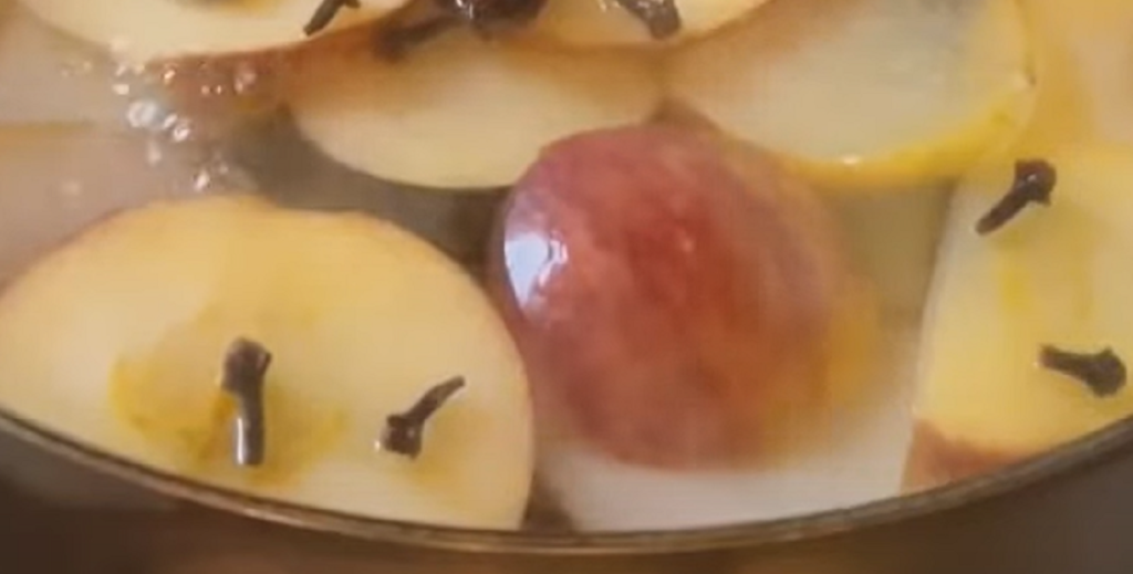 Du trenger bare få ingredienser: Slik lager du en hjemmelaget romduft som fyller hjemmet med julestemning