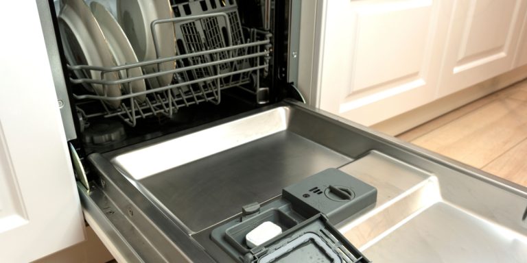 Altfor mange er uvitende om denne store oppvasktabben: Slik skyter strømregningen i været