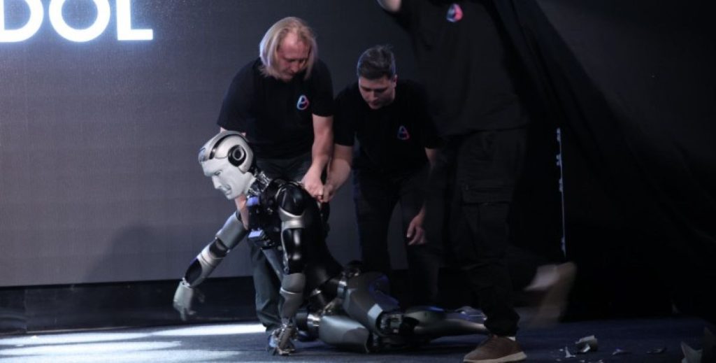 Video: Putin humiliated as Russia’s new AI robot falls on its head after just 15 seconds