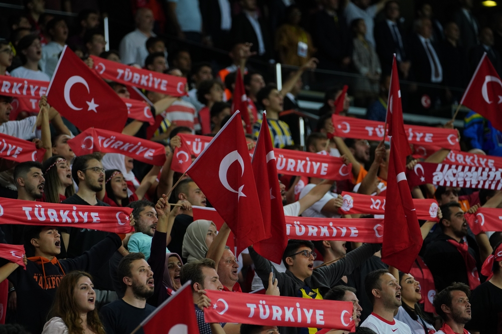 Istanbul,,Turkiye,-,September,30,,2022:,Spectators,Watching,Tukiye,Vs