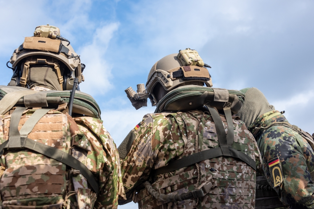 Land hæver lønnen i militæret: Vil bygge Europas største hær