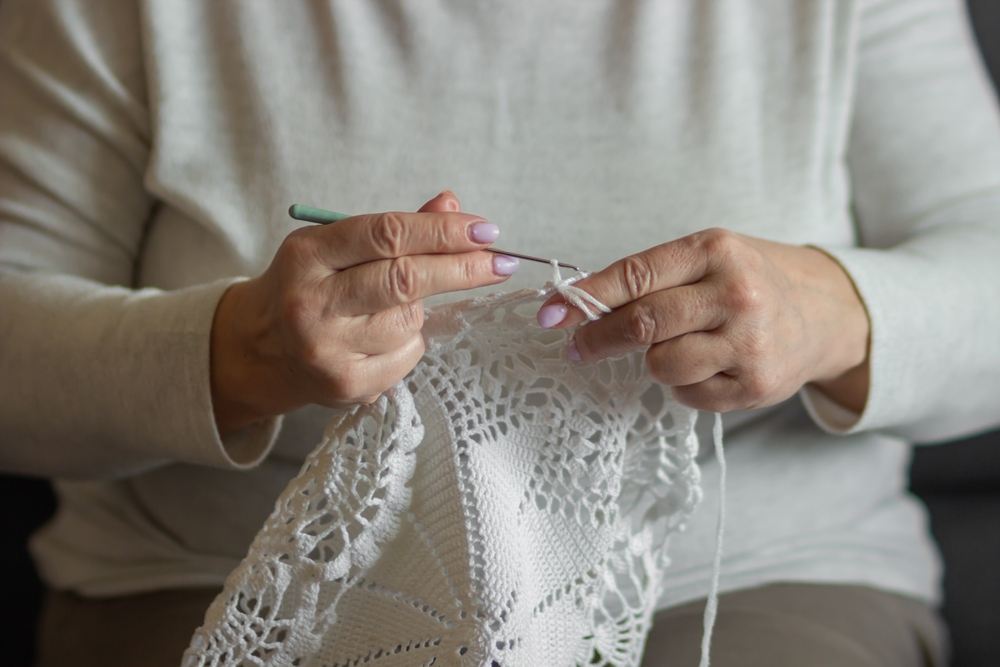 Old,Woman's,Hands,Knitting,brodere,strikke,knytte,garn,hobby