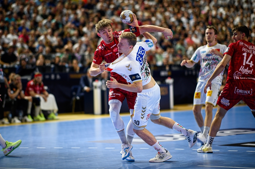 Få måneder før EM: Landsholdsstjerne udgår med knæskade