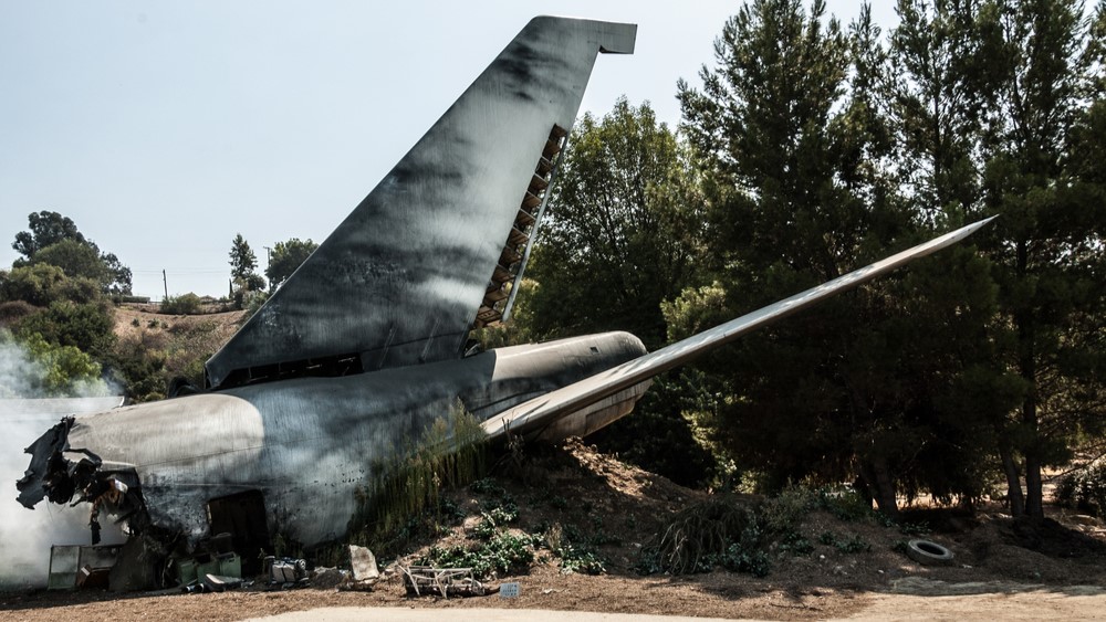 Mindst syv dræbt i voldsomt flystyrt ved lufthavn